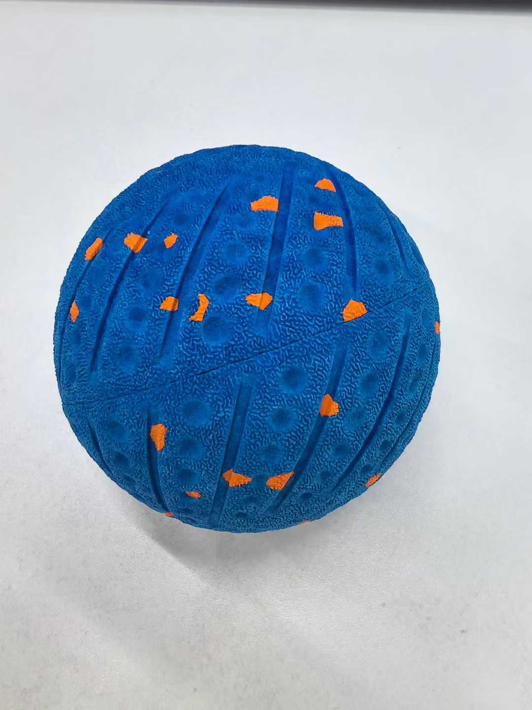 寵物玩球怕傷牙？富揚(yáng)ETPU寵物球：軟硬度剛好，啃咬護(hù)齦兩不誤