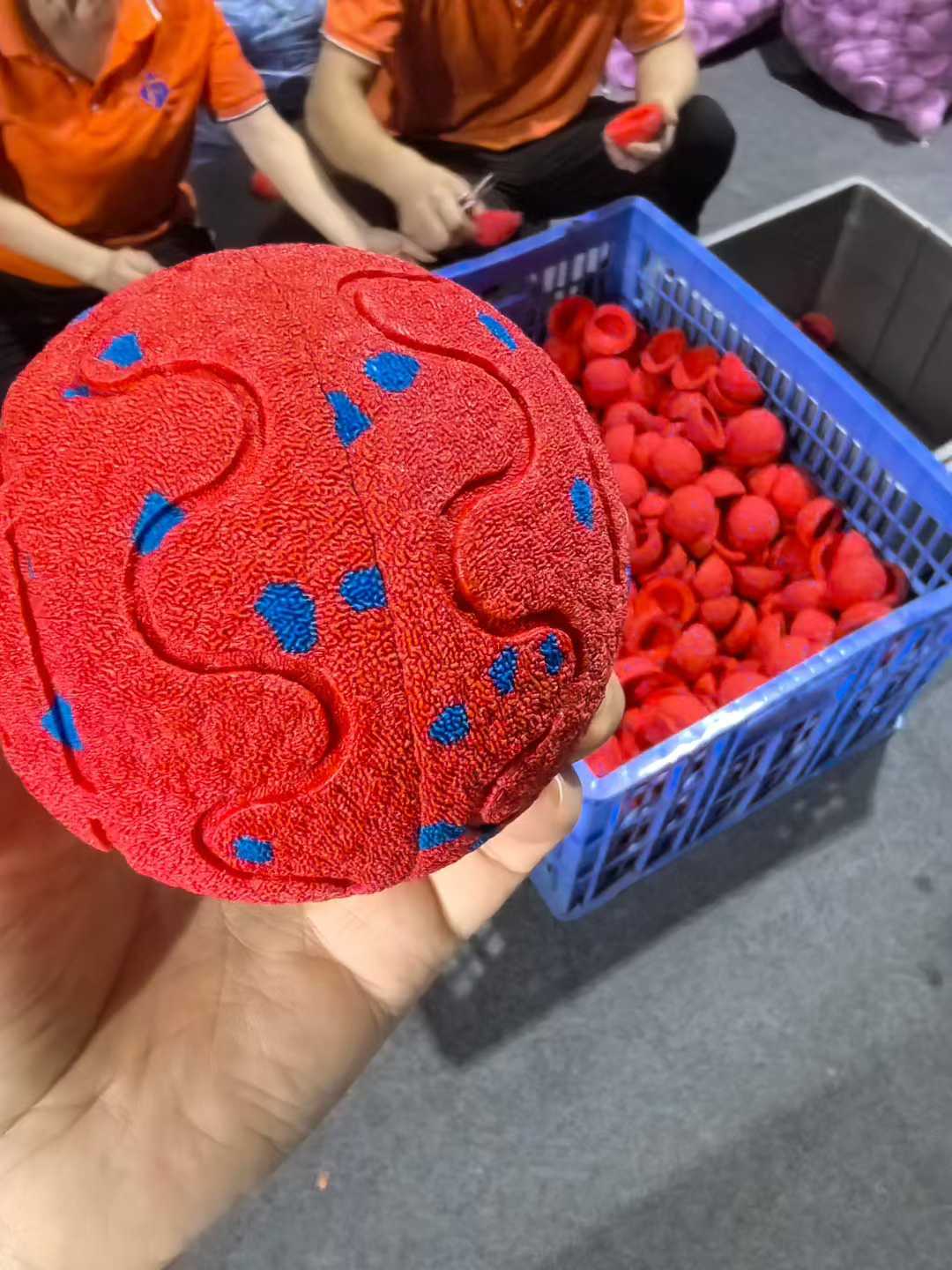 笨重玩具傷寵物牙齒？超輕ETPU，守護愛寵口腔健康